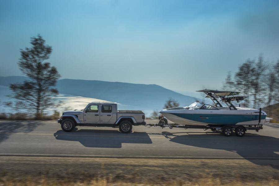  Jeep Gladiator Overland (JT) 2019 года  (NA) (фото 2 из 45)